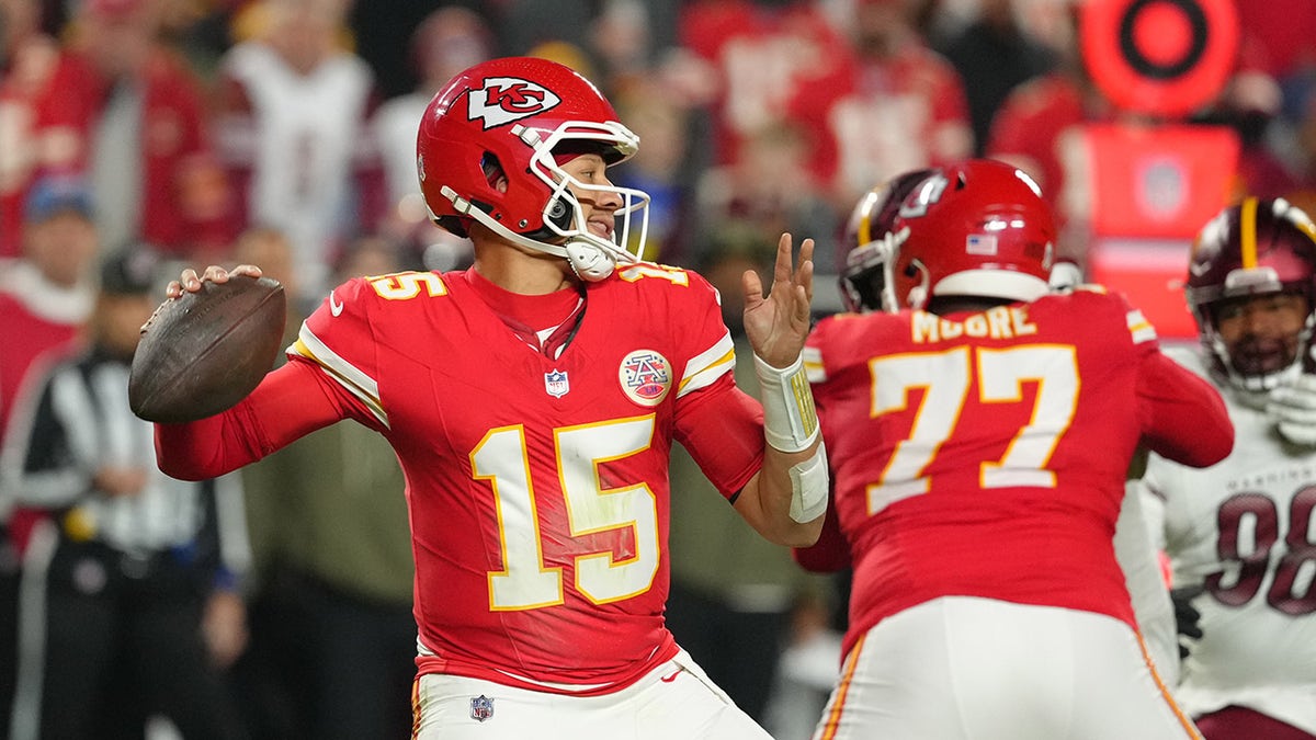 Patrick Mahomes finds his receiver