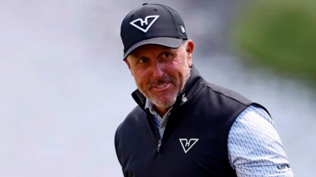 Golf legend Phil Mickelson reacts to Charlie Kirk’s Presidential Medal of Freedom award date