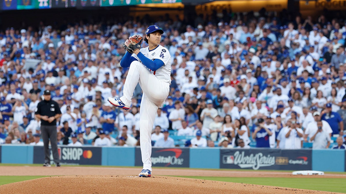 Shohei Ohtani pitches