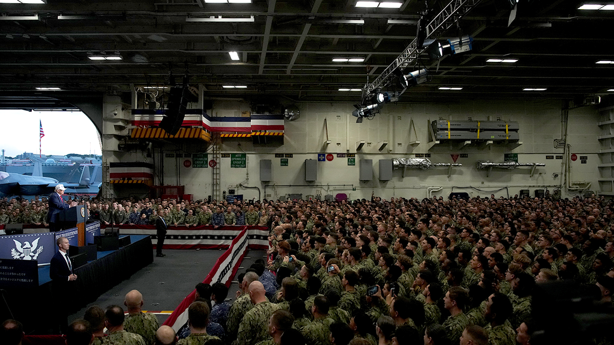 Trump and military crowds