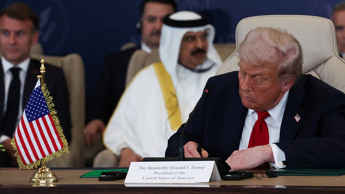 trump signing peace deal for war in gaza