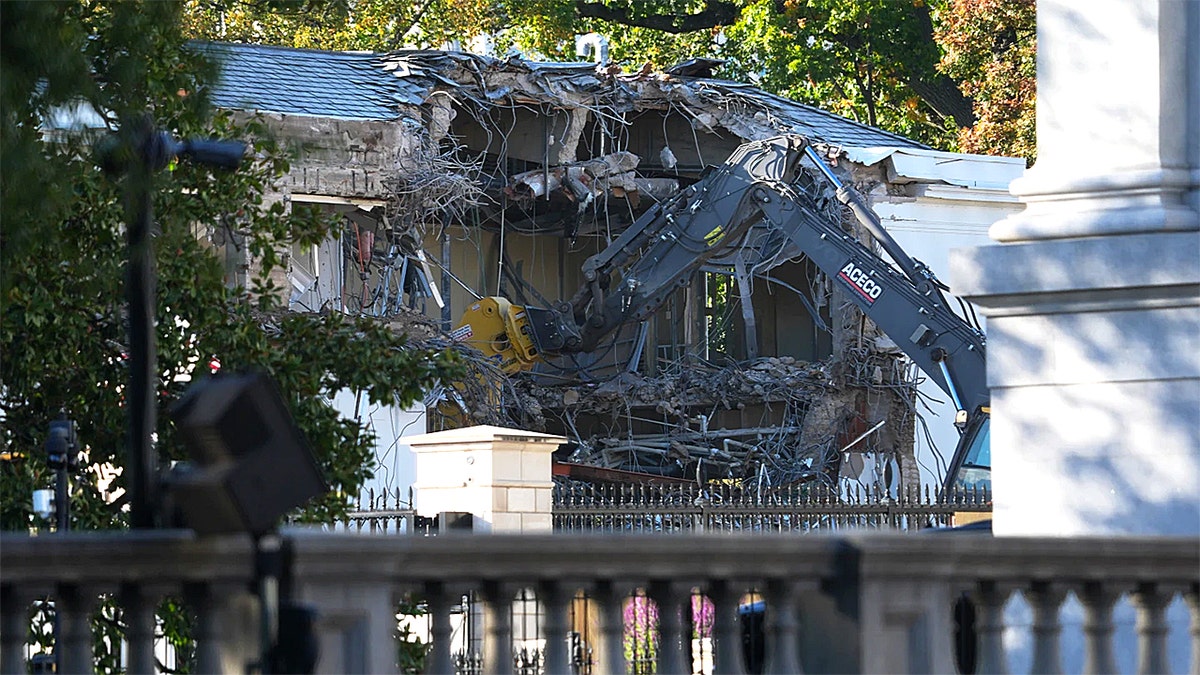 White House demolition for new ballroom