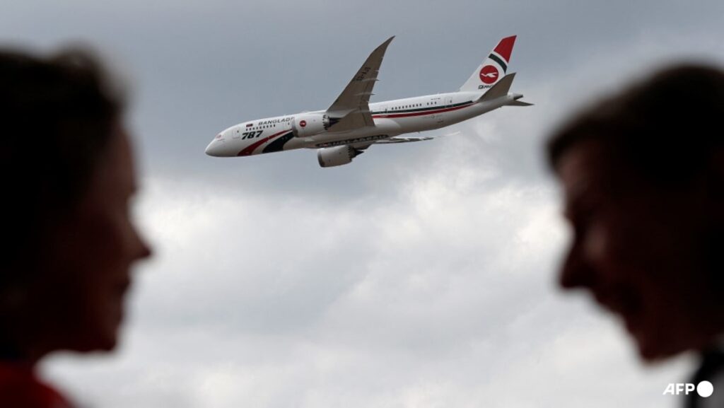 Bangladesh orders 25 Boeing planes, Airbus eyes deals Bangladesh orders 25 Boeing planes, Airbus eyes deals