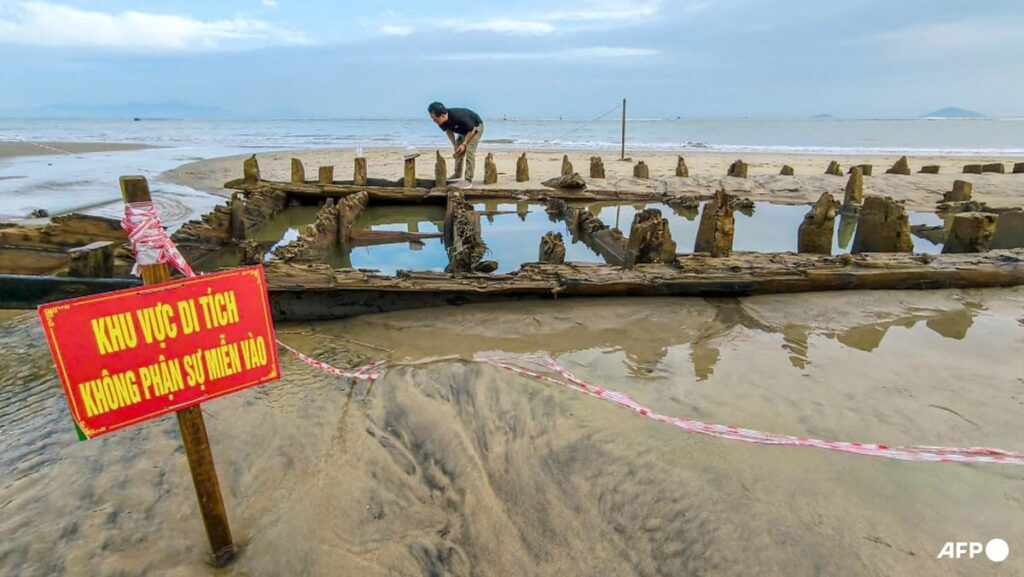Typhoon Kalmaegi exposes centuries-old shipwreck off Vietnam port