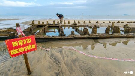 Typhoon Kalmaegi exposes centuries-old shipwreck off Vietnam port