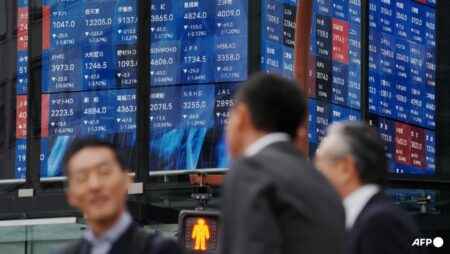 Asia tech stocks tumble on AI bubble fears
