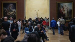 How the internet went wild for fake news about the Louvre heist