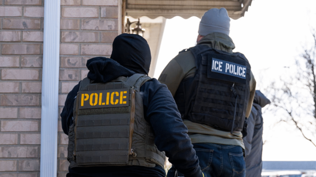 Illinois lawmakers pass bill banning ICE immigration arrests near courthouses Illinois lawmakers pass bill banning ICE immigration arrests near courthouses