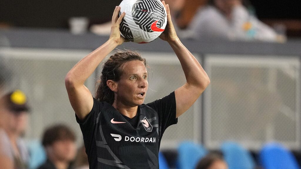 Women’s pro soccer player faces teammates’ rebuke after calling on league to adopt clear gender standards Women’s pro soccer player faces teammates’ rebuke after calling on league to adopt clear gender standards