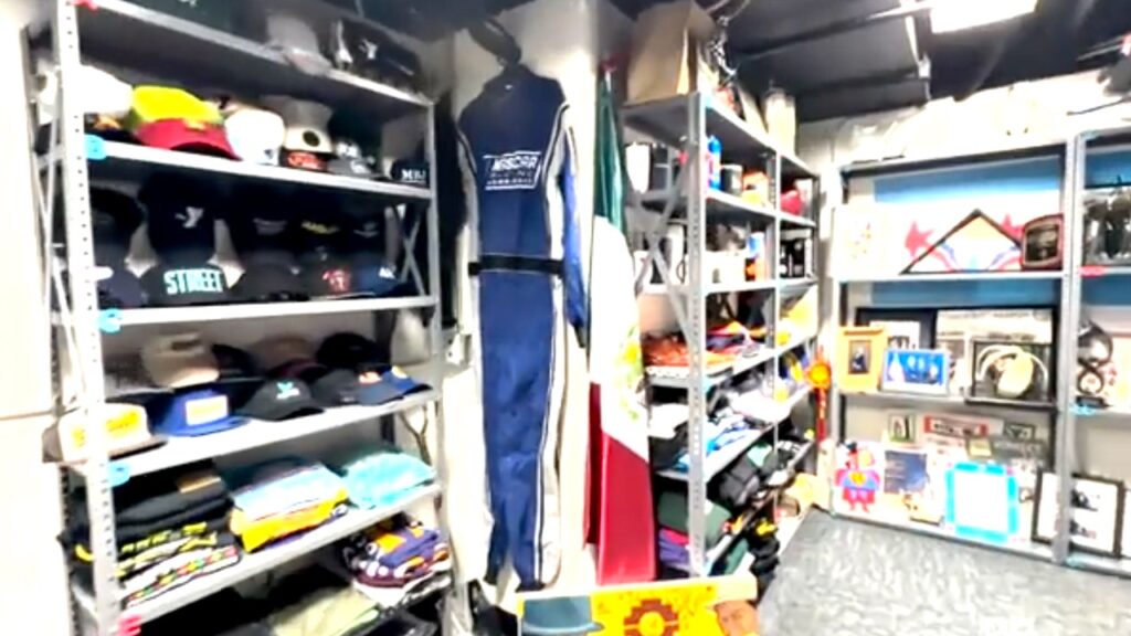 Records reveal Chicago mayor’s ‘gift room’ was constructed after investigators turned away Records reveal Chicago mayor’s ‘gift room’ was constructed after investigators turned away