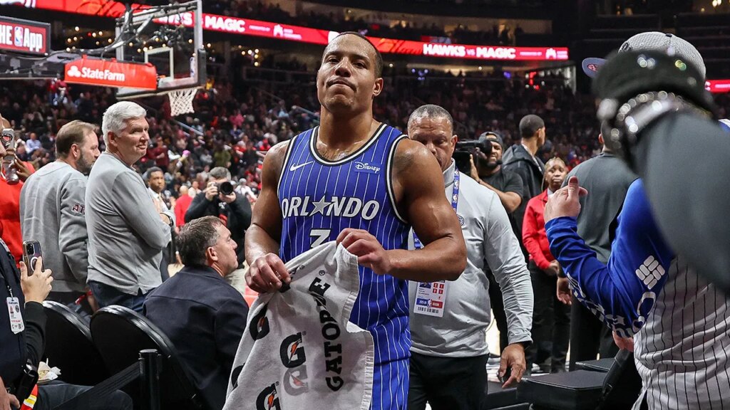 Magic’s Desmond Bane ejected after spiking ball off opponent’s head in loss to Hawks Magic’s Desmond Bane ejected after spiking ball off opponent’s head in loss to Hawks