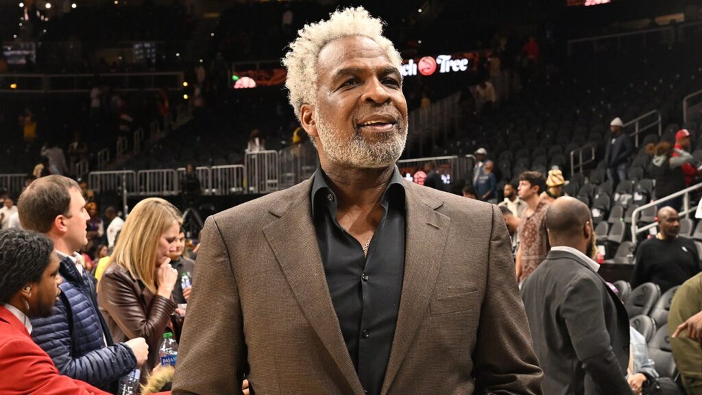 Ex-Knicks star Charles Oakley must pay MSG 2K in attorney fees amid ongoing court battle over 2017 ejection Ex-Knicks star Charles Oakley must pay MSG 2K in attorney fees amid ongoing court battle over 2017 ejection