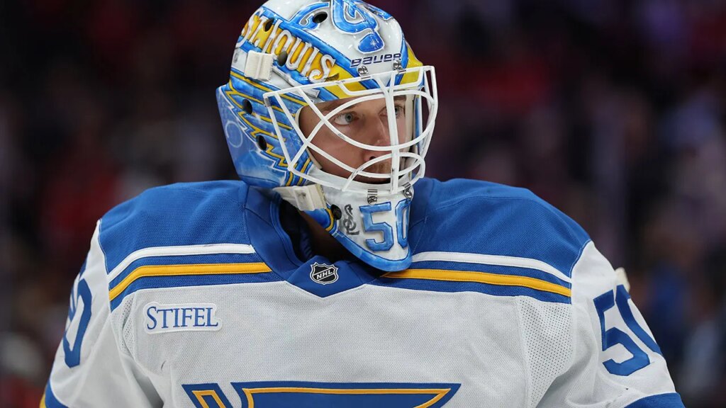 Blues’ Jordan Binnington catches flak for trying to pocket puck after Alex Ovechkin’s 900th career goal Blues’ Jordan Binnington catches flak for trying to pocket puck after Alex Ovechkin’s 900th career goal