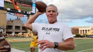 NFL legend Brett Favre would pick ‘someone who loves this country’ to perform Super Bowl halftime show