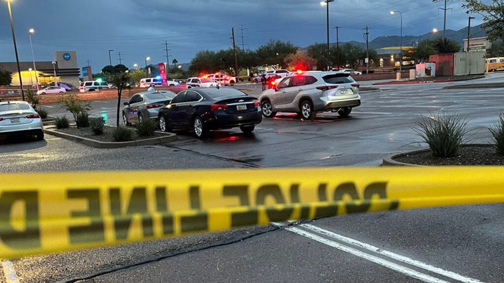 Man fatally shot, woman and children in critical condition after Arizona shootout