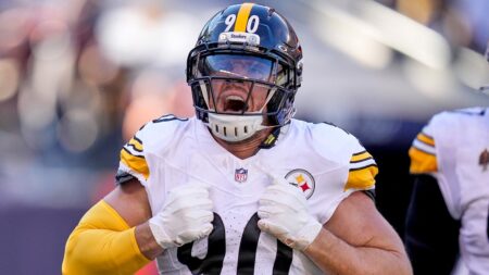 Steelers’ TJ Watt becomes family sacks leader after huge play vs Bears