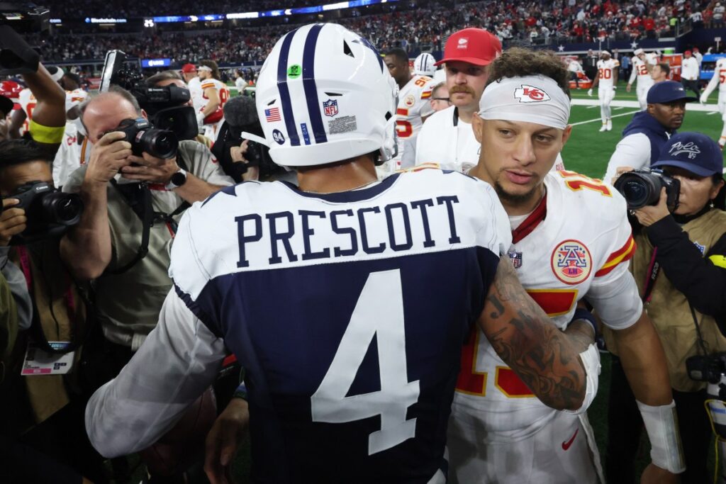 NFL Reacts to Postgame Handshake Between Patrick Mahomes, Dak Prescott