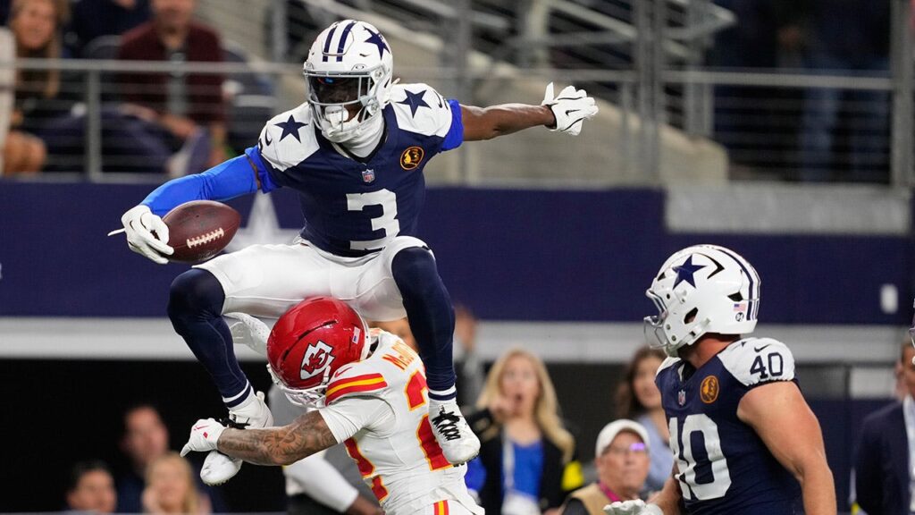 Cowboys’ George Pickens goes airborne in stunning maneuver to keep drive alive Cowboys’ George Pickens goes airborne in stunning maneuver to keep drive alive