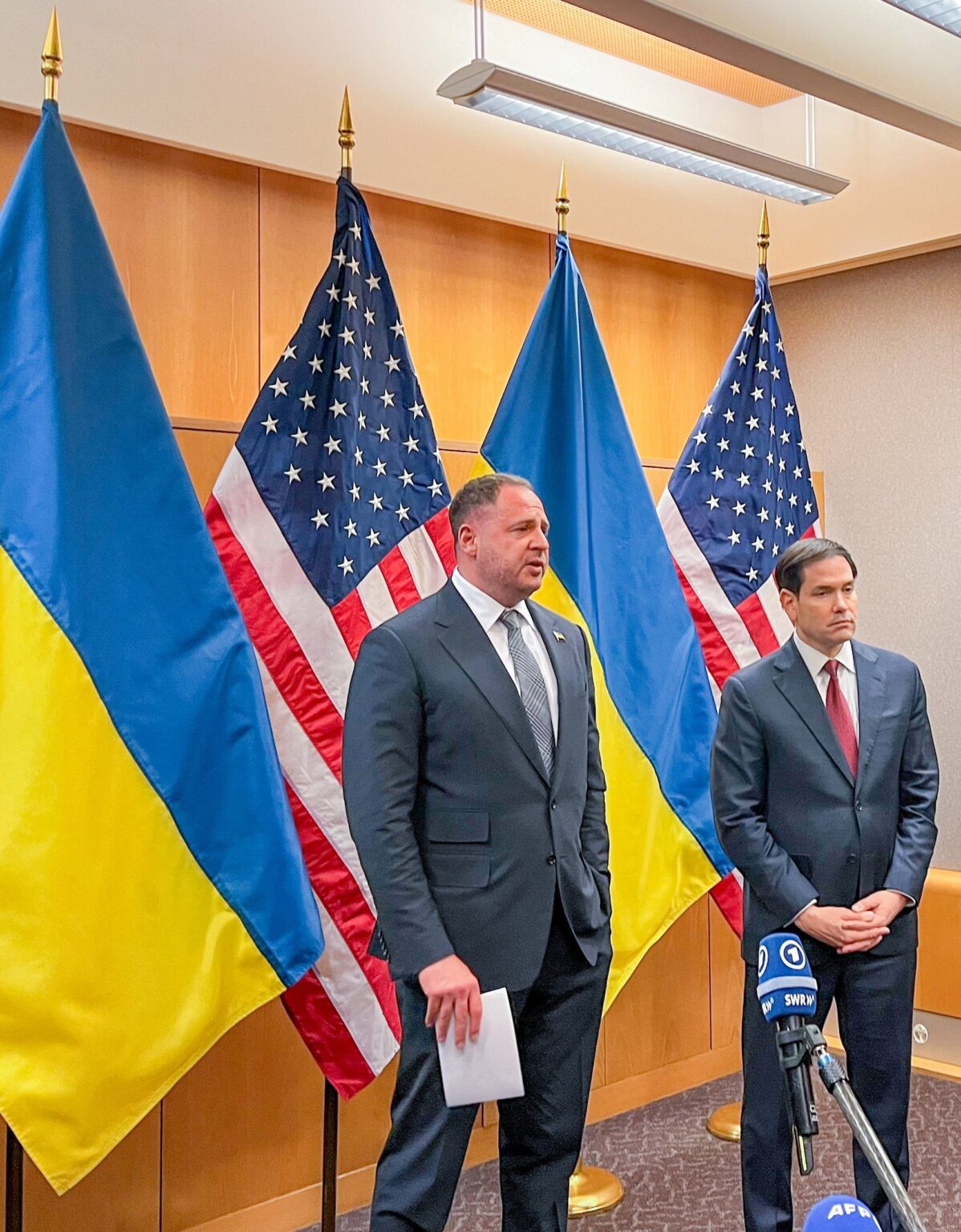 Some European leaders wary of US approach to Ukraine peace talks as UK, France plan new meeting