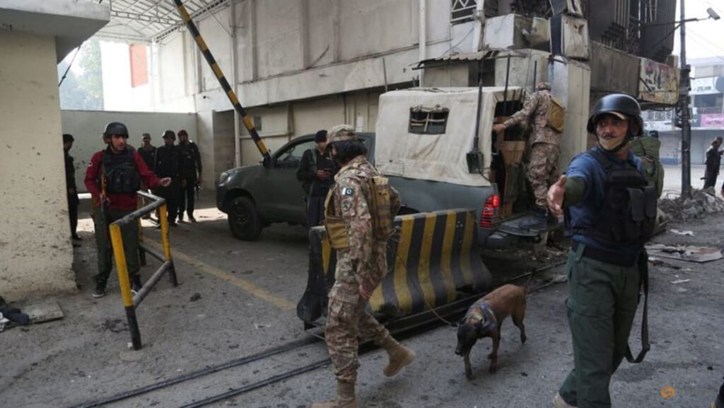 Suicide bombers kill 3 at Pakistan paramilitary HQ