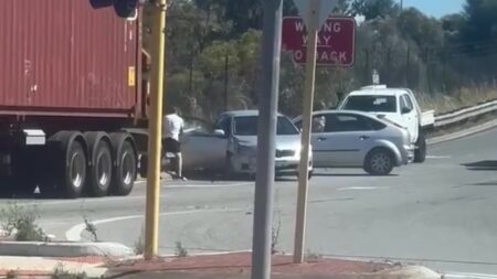 Motorists watch on in horror as window smashed in shocking road rage incident in Perth’s south-east