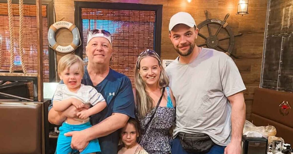 90 Day Fiance’s Elizabeth Castravet Reveals Her Dad Died: ‘Left Us Completely Shattered’ 90 Day Fiance’s Elizabeth Castravet Reveals Her Dad Died: ‘Left Us Completely Shattered’