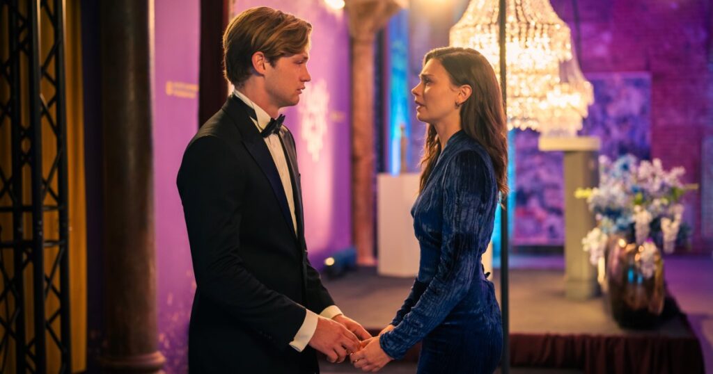 Damian Hardung Reveals Which Taylor Swift Song He Wants ‘Maxton Hall’ to Use for James and Ruby in Season 3 (Exclusive) Damian Hardung Reveals Which Taylor Swift Song He Wants ‘Maxton Hall’ to Use for James and Ruby in Season 3 (Exclusive)