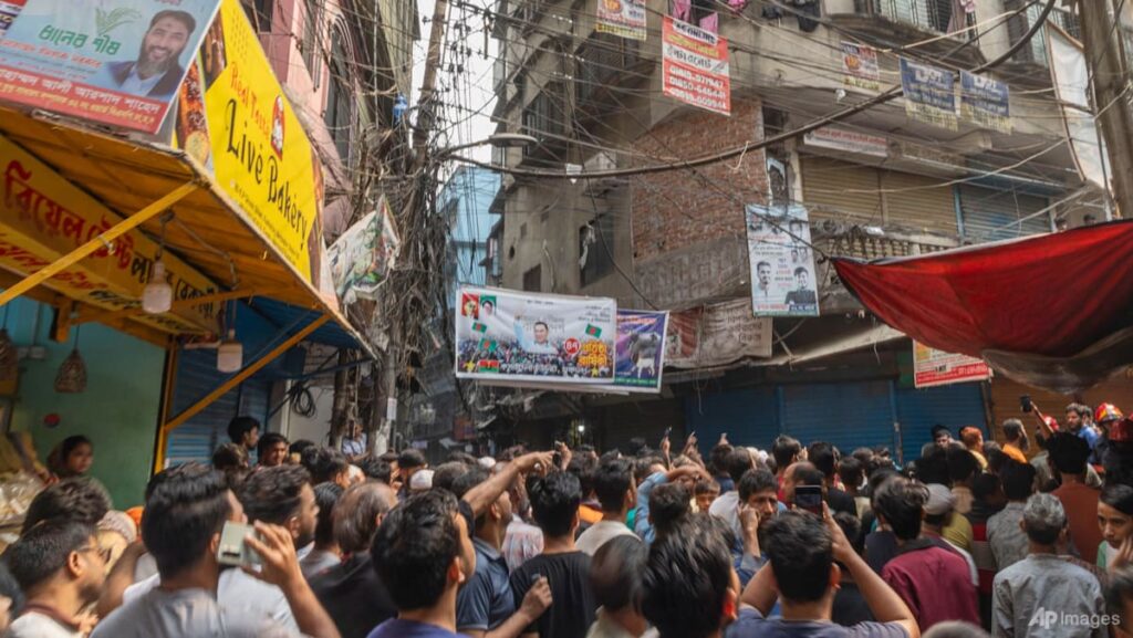 Aftershock rocks Bangladesh as quake death toll rises to 10 Aftershock rocks Bangladesh as quake death toll rises to 10