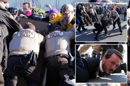 Anti-ICE protesters clash with officers outside Chicago immigration facility
