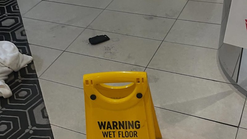 Man catches fire after powerbank overheats in Qantas business lounge, forcing evacuation Man catches fire after powerbank overheats in Qantas business lounge, forcing evacuation