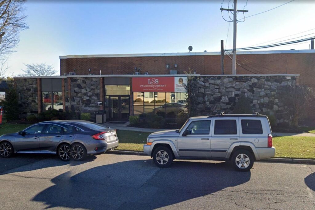 Long Island factory worker loses fingers in freak accident with food-dicing machine Long Island factory worker loses fingers in freak accident with food-dicing machine