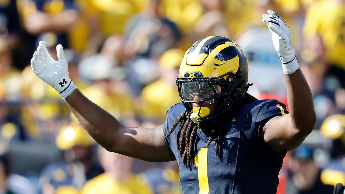 Jaishawn Barham reacts