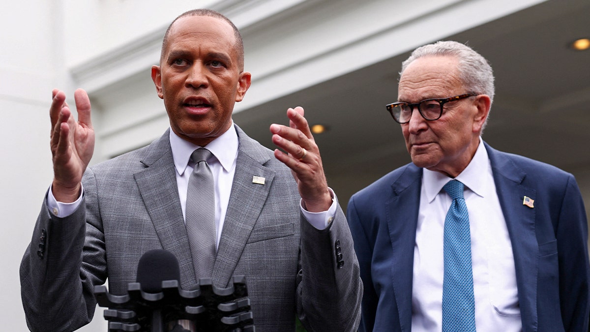 Hakeem Jeffries and Chuck Schumer at the white house