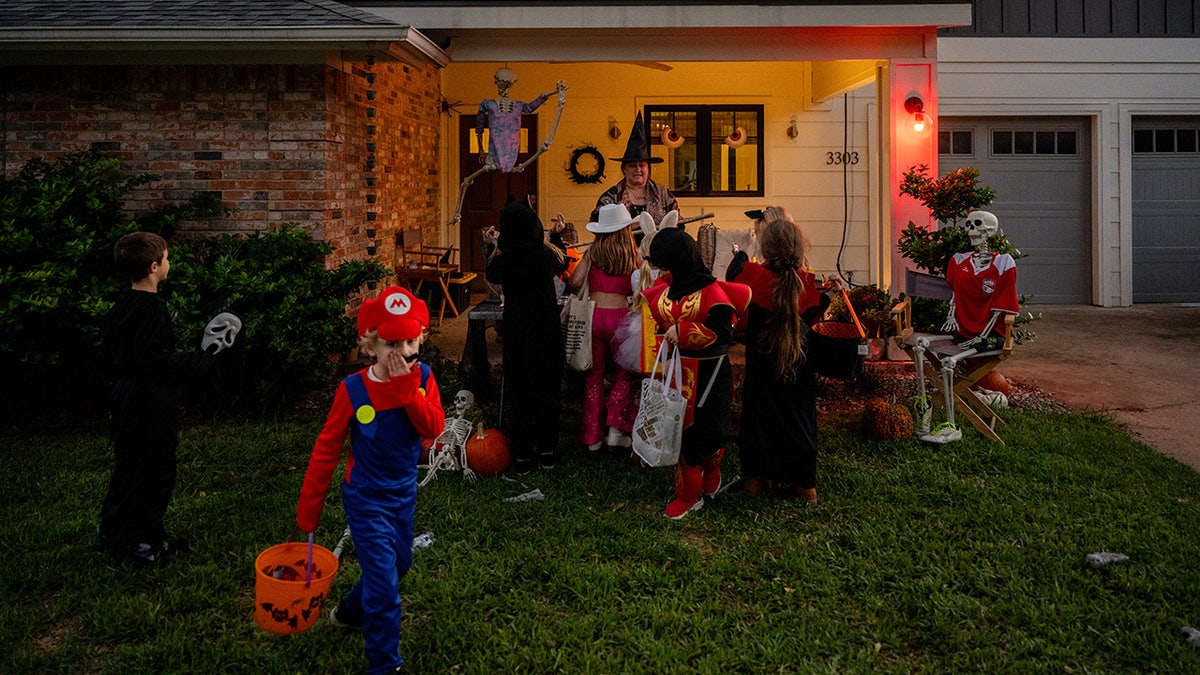 Kids trick-or-treating