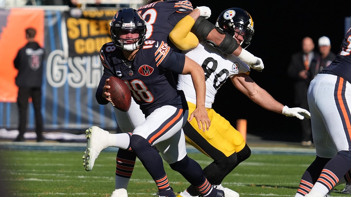 Caleb Williams avoids the rush