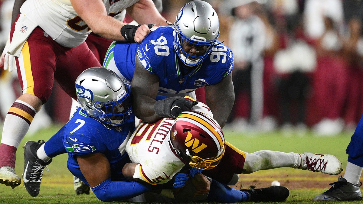 Jayden Daniels gets sacked