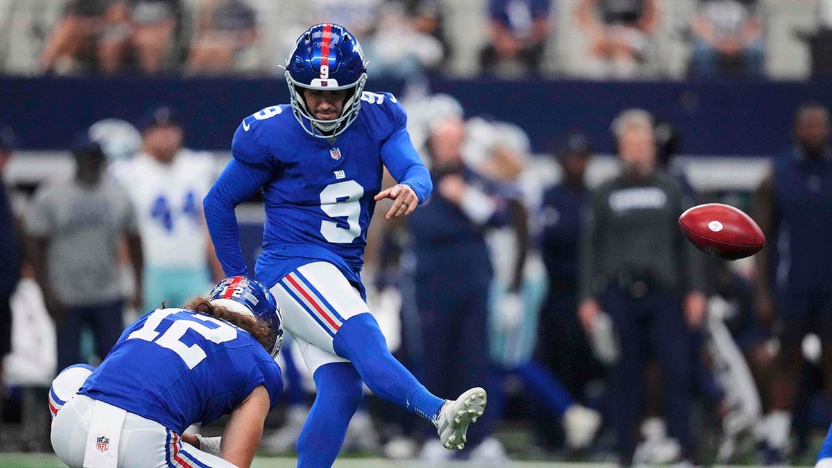 Graham Gano kicks field goal