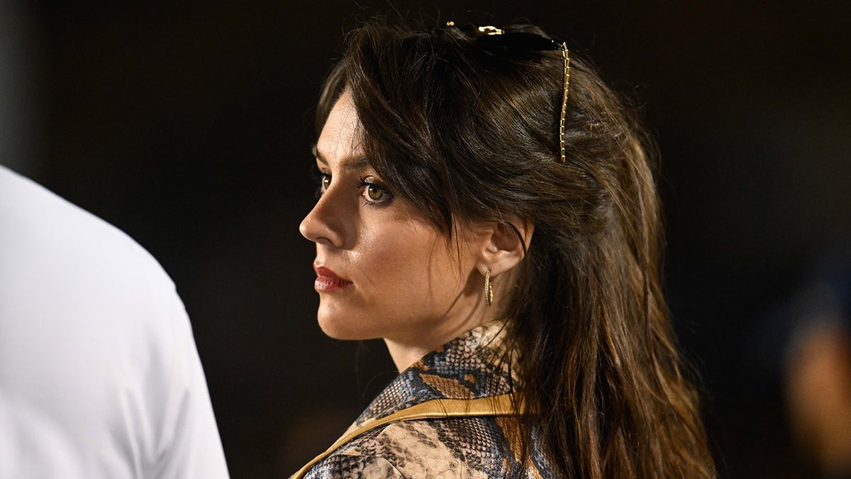 Jordon Hudson on the sideline of a UNC game