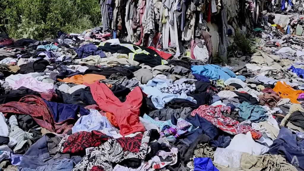 Pakistan’s booming secondhand clothing industry raises environmental concerns