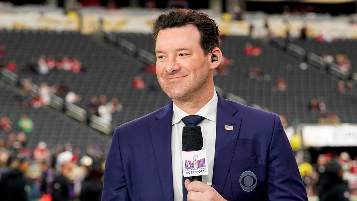 Tony Romo at Super Bowl desk