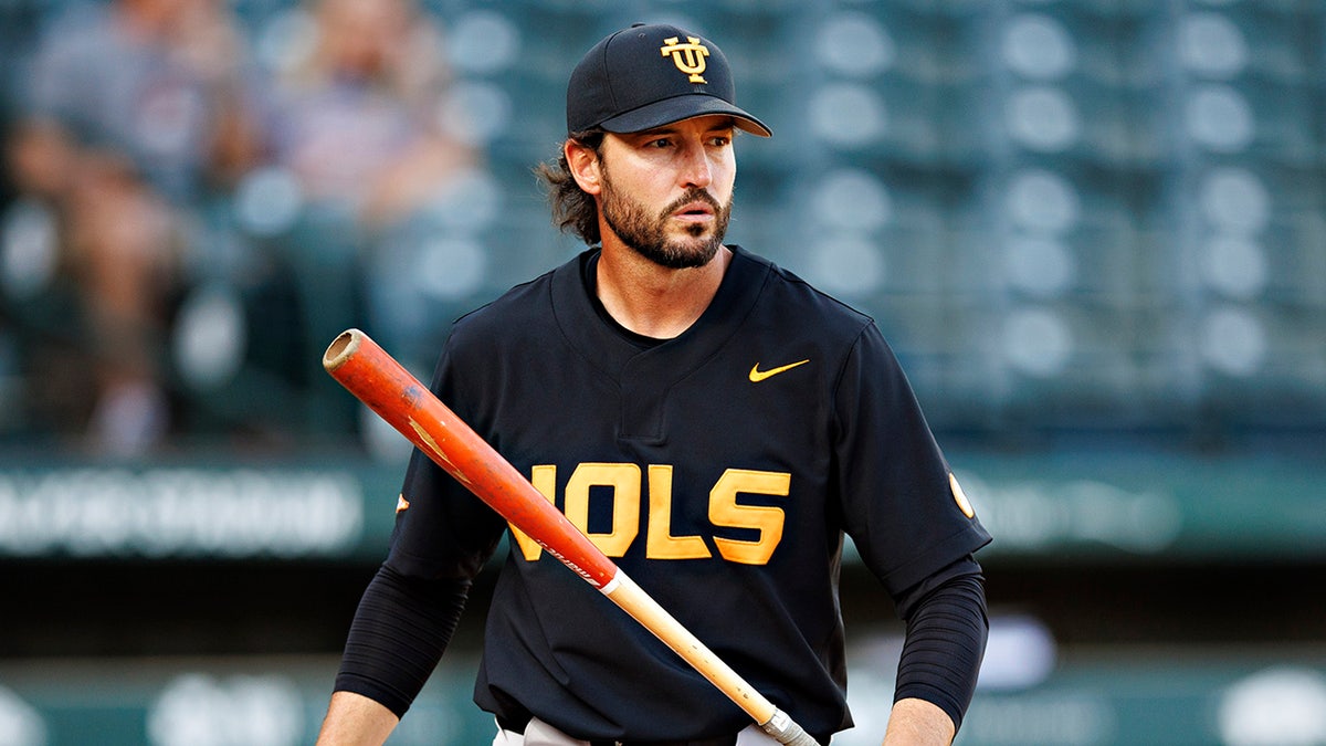 Tony Vitello before a college baseball game