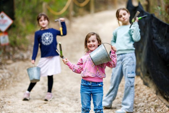 Thunderegg Crystal Mine at Thunderbird Park, Tamborine Mountain Glades.