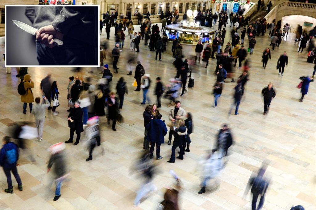 Man and teen boy stabbed in separate subway attacks in Midtown: cops Man and teen boy stabbed in separate subway attacks in Midtown: cops