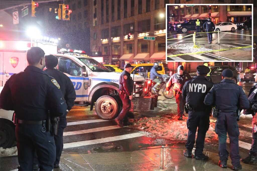 27-year-old in critical condition after being shot in chest in Midtown Manhattan, shooter at-large 27-year-old in critical condition after being shot in chest in Midtown Manhattan, shooter at-large