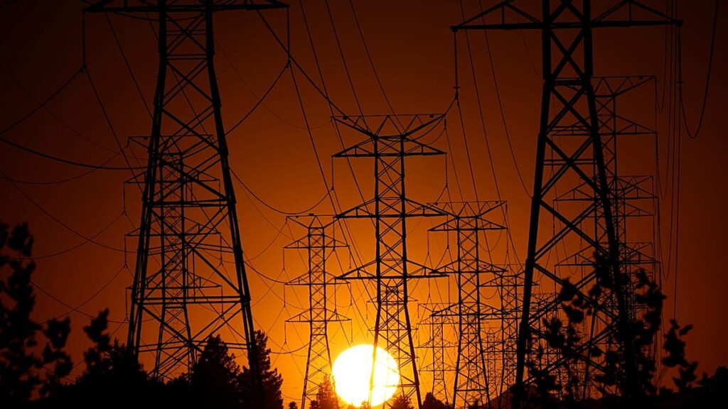 Commission to unveil €1.2tr plan to revamp EU power grid, leak shows