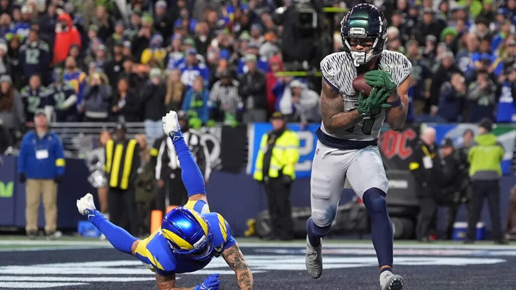 Seahawks’ wild 2-point conversion plays part in electric victory over NFC West rival