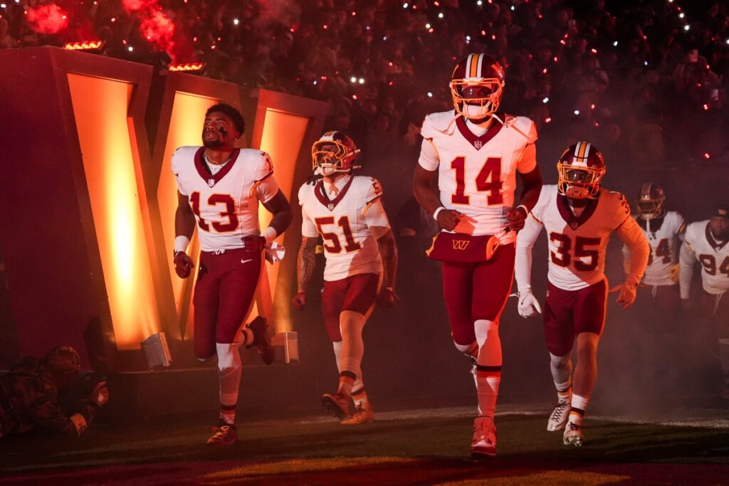 Commanders Reveal Starting Quarterback vs Cowboys on Christmas Commanders Reveal Starting Quarterback vs Cowboys on Christmas