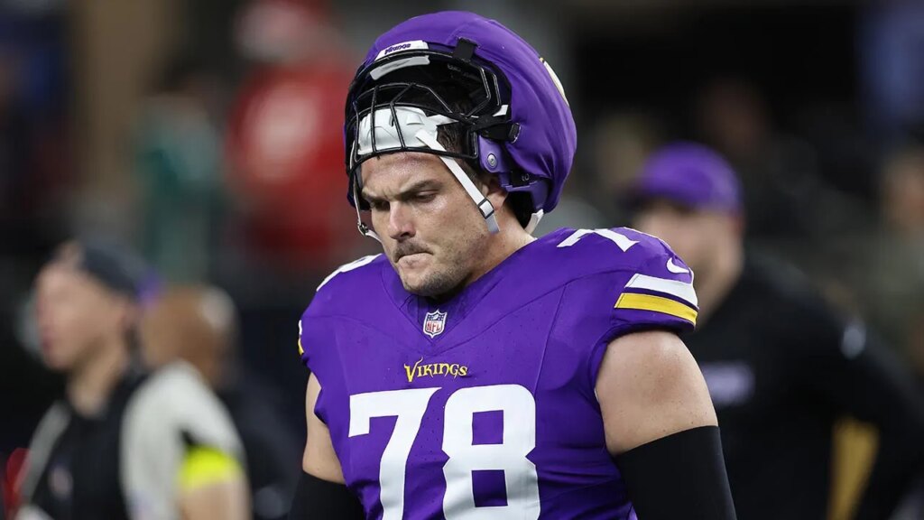 Pro Bowl center’s NFL future in jeopardy after sixth concussion of career