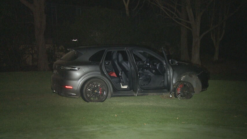 een arrested after Porsche crashes into Sydney’s Woodville golf course following police pursuit een arrested after Porsche crashes into Sydney’s Woodville golf course following police pursuit