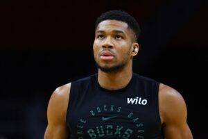 Warriors Help Heat Land Giannis Antetokounmpo in Mock Trade